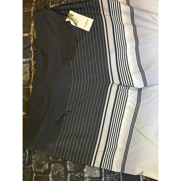 Goodfellow & Co Men's 10" Graves Striped Board Shorts, Charcoal, Size 42, NWT - Picture 6 of 6